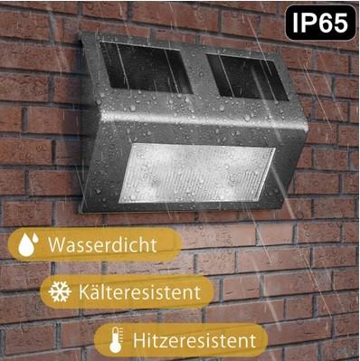 Bei der sog. LED Solar Wandleuchte handelt es sich um eine ca. 14 cm x 9,5 cm x 2,5 cm (L x B x T) große elektrische Wandleuchte, bestehend aus einem silberfarbenen Metallgehäuse mit eingesetztem Solarpanel, integrierter LED-Lichtquelle und einer transparenten Kunststoffabdeckung.
Die Leuchte ist mit einem Ein-/Ausschalter, einem Akku und einem Dämmerungssensor ausgestattet.
Zwei Schrauben und Dübel sind als Montagematerial beigefügt.

Das Erzeugnis ist zur Wandmontage bestimmt und dient der Beleuchtung im Außenbereich (IP65).

Der stoffliche Charakter der Leuchte wird aufgrund des Umfangs, des äußeren Erscheinungsbildes und der Bedeutung in Bezug auf die Verwendung (Form und Stabilität verleihend) durch das Metall bestimmt.

Hinweise auf Handarbeit liegen nicht vor.

Die Ware ist als "Leuchte, anderweit weder genannt noch inbegriffen, elektrische Wandleuchte, ausgenommen solche von der für öffentliche Plätze oder Verkehrswege verwendeten Art, ausschließlich zur Verwendung mit LED-Lichtquellen bestimmt, aus Metall, nicht von den Codenummern 9405 1190 10 0 und 9405 1190 20 0 erfasst" einzureihen.