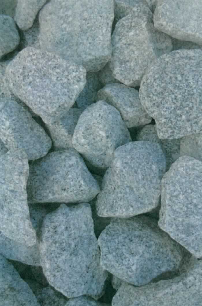 Angaben:
Brocken / Gabionenfüllung GRANITBROCKEN 
Bearbeitung: gebrochen 
Farbe: hellgrau 
Material: Granit 
Herkunft: Deutschland 
Größe: 50-150 mm 

Befund:
Granit, roh oder grob behauen