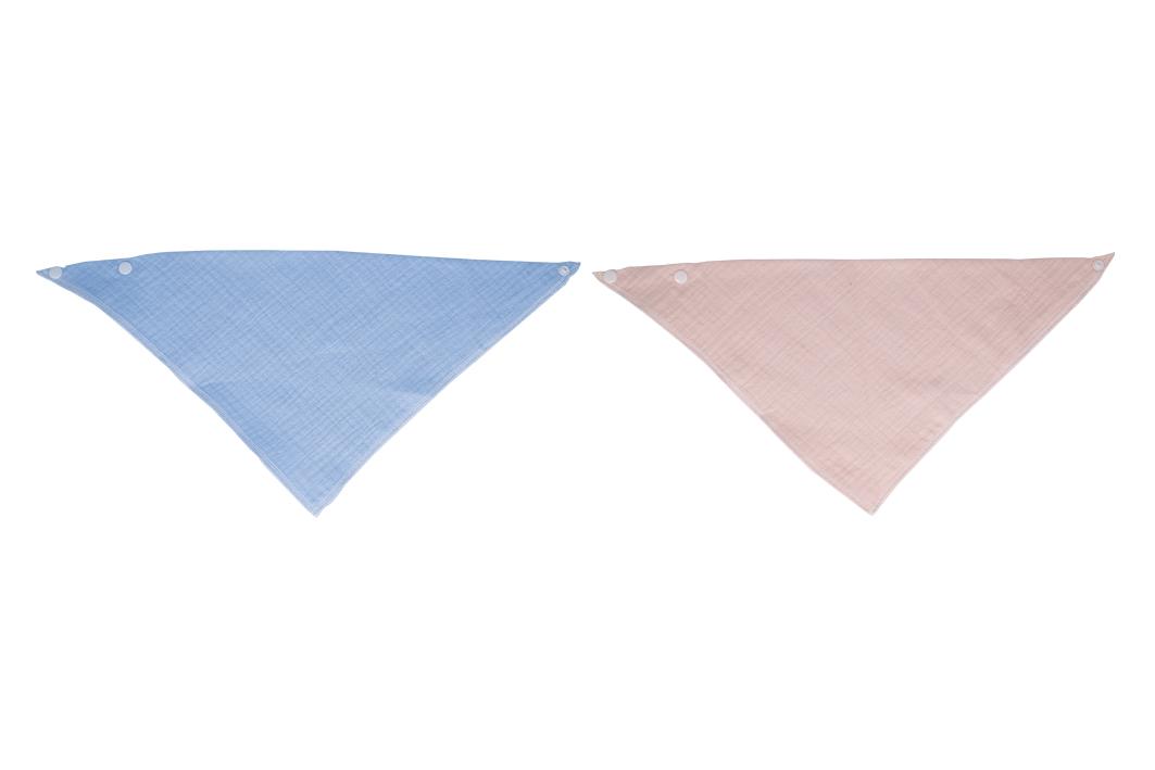 Halstuchähnliche Ware, sog. Baby Halstuch TRIANGLE, Art. 759247, für Kinder von 0 bis 3 Jahren,
Foto siehe Anlage,
- veranschaulicht durch Bilder und mit einem Warenmuster mit anderer Ausstattung und Abmessungen,
- laut Antrag:
-- in zwei unterschiedlichen Farben,
-- dreieckig, mit den Seitenlängen von 39,5 cm x 26 cm x 26 cm,
-- aus 100 % Baumwolle,
-- mit drei Druckknöpfen ausgestattet; in geschlossenem Zustand mit einem maximalen Halsumfang
   von 35 cm,
- doppellagig gearbeitet; aus ca. 0,6 mm dicken, einfarbigen Geweben,
- an den Rändern zusammengenäht (somit konfektioniert),
- ohne Hinweise auf Handarbeit,
- ist aufgrund der Abmessungen nicht für Kleinkinder mit einer Körpergröße von bis zu 86 cm bestimmt
  (somit kein Bekleidungszubehör für Kleinkinder der Position 6209).

"Halstuchähnliche Ware, aus Geweben, aus Baumwolle, nicht handgearbeitet"