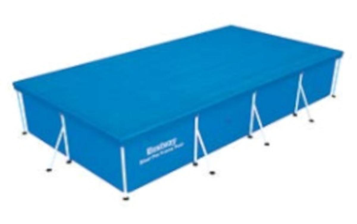 Campingausrüstung (Poolabdeckung), sog. Pool Abdeckung, Art. 2035186; Foto siehe Anlagen,
- in einem Polybeutel mit bedrucktem Papiereinleger verpackt,
- nahezu quaderförmig, unten offen, laut Antrag für einen Außenpool mit den Abmessungen (L x B x H)
  von 4 m x 2,11 m x 0,81 m,
- aus einem einfarbigen Gewebe aus Streifen aus synthetischer Spinnmasse mit einer augenscheinlichen
  Breite von weniger als 5 mm; das Gewebe ist beidseitig mit Kunststoff überzogen und weist auf den
  Außenseiten einen Glanz auf; ein Überziehen mit Kunststoff ist mit bloßem Auge jedoch nicht wahr-
  nehmbar (somit weder Meterware der Position 5903, noch des Kapitels 39),
- durch einen ca. 11,5 cm breiten, angesetzten, durch Umschlagen und Festnähen gesäumten Rand
  dreidimensional gearbeitet (somit keine Plane der Unterposition (HS) 6306 12),
- am Rand mit Ösen aus unedlem Metall ausgestattet, durch die kurze Kordelabschnitte aus Spinnstoffen
  gezogen und an den Enden verknotet sind,
- durch Zusammenfügen konfektioniert,
- dient als Schutzabdeckung von Außenpools,
- stellt sich weder als Teil noch als Zubehör eines Schwimm- oder Planschbeckens dar, somit keine Ware
  der Position 9506,
- stellt sich aufgrund des Verwendungszwecks als Campingausrüstung dar und wird damit nicht vom
  Warenkreis der Position 6307 erfasst.

"Campingausrüstung (Poolabdeckung) aus Spinnstoffen, aus synthetischer Spinnmasse"