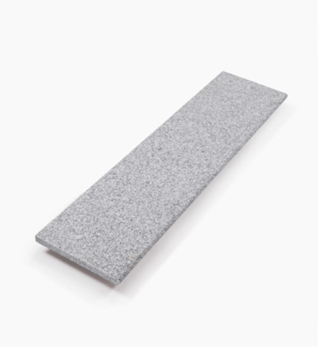 Angaben:
Poolplatten BRAVO EXACTA geflammt; Bearbeitung: Oberfläche geflammt, eine Längsseite mit Rundstab geflammt und gebürstet, sonst gesägt; Material: Granit; Farbe: edelgrau.

Befund:
Bearbeitete Werksteine und Waren daraus, Granit, poliert, verziert oder anders bearbeitet, jedoch ohne Bildhauerarbeit, mit einem Eigengewicht von 10 kg oder mehr.
