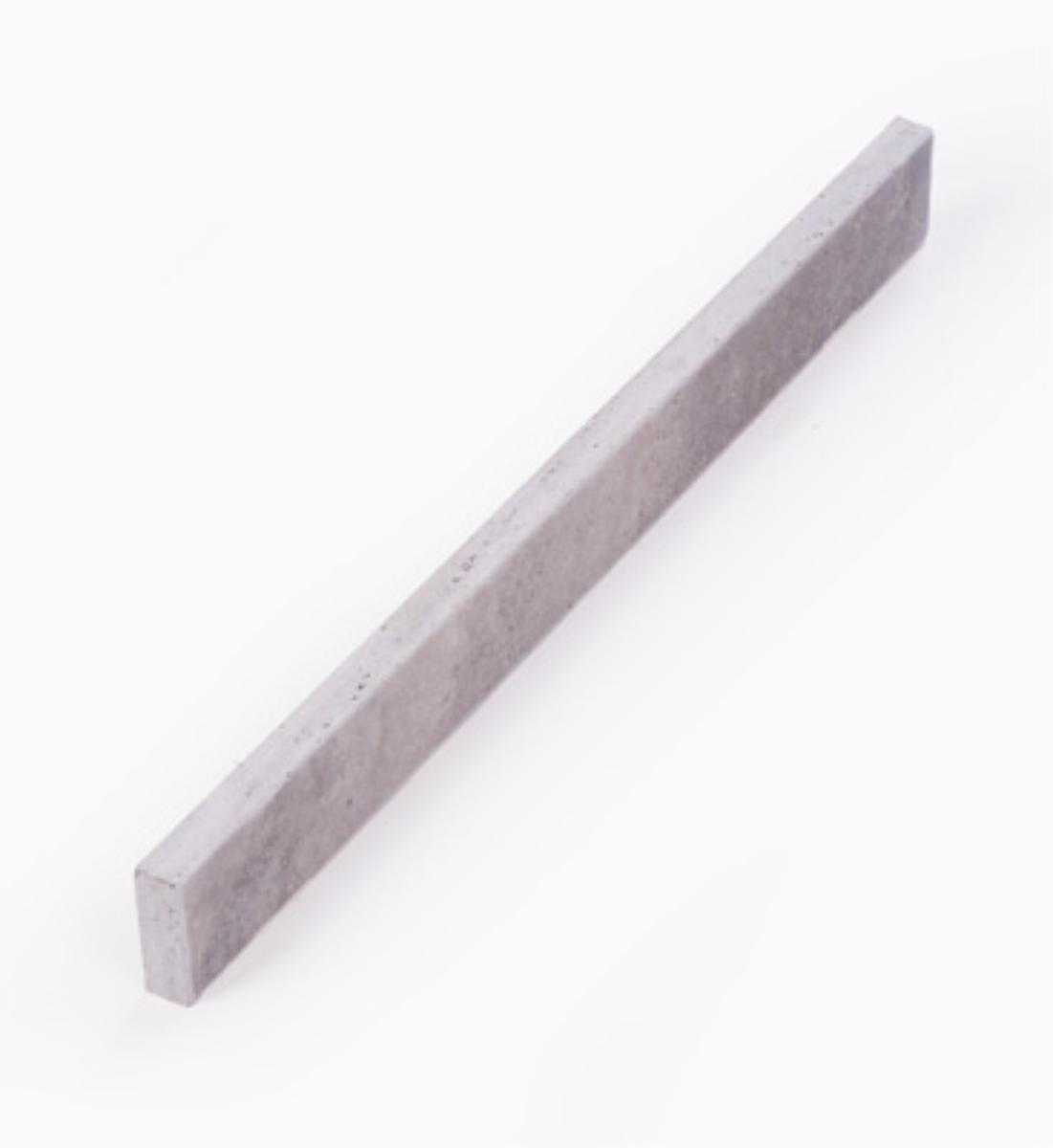 Angaben:
Sockelleisten SILVERATO antik; Bearbeitung: Oberfläche geschliffen, Seiten gesägt und getrommelt; Material: Travertin; Farbe: silbergrau.

Befund:
Bearbeitete Werksteine und Waren daraus, Travertin.