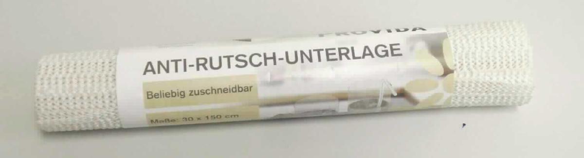Angaben des Antragstellers:
Anti-Rutsch-Unterlage, 30 x 150 cm, individuell zuschneidbar
Die Matte hat eine Gitternetzoptik und besteht aus PVC (Polyvinylchlorid).

Feststellung an einem Warenmuster:
Es wurde eine Matte aus einem rechteckig zugeschnittenen, grobmaschigen Kettengewirke vorgelegt. Das Gewirke ist vollständig mit einem weißen, geschäumten Kunststoff umhüllt. Die Matte ist aufgerollt und mit einer bedruckten Banderole umwickelt und für den Einzelverkauf aufgemacht (Aufdruck auszugsweise: "ANTI-RUTSCH-UNTERLAGE").

Befund:
Es liegt ein Bodenbelag aus Kunststoff im Sinne der Position 3918 vor.