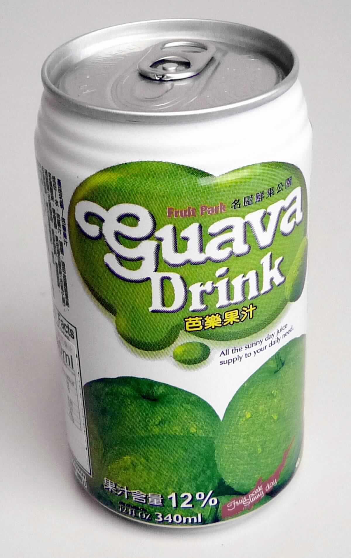 Erfrischungsgetränk.

Antragsangaben (als zutreffend unterstellt): Erfrischungsgetränk mit Guava-Geschmack, in Dosen. Fruchtsaftgehalt: 12 %. Es wurden vertrauliche Angaben gemacht.

Beschaffenheit des vorgelegten Warenmusters: Originaldose mit deutschsprachigem Zusatzetikett, darin eine trüb-weiße, leicht bewegliche Flüssigkeit, süß, leicht säuerlich, fruchtig-aromatisch schmeckend.

Alkohol: nicht enthalten. Zucker und Aromastoffe: enthalten.

Wasser, einschließlich Mineralwasser und kohlensäurehaltiges Wasser, mit Zusatz von Zucker, anderen Süßmitteln oder Aromastoffen.