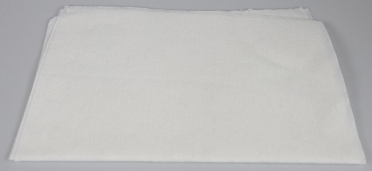 Es handelt sich um ein einlagiges Vlies aus Halbstoff aus Nadelholz (gewichtsmäßig vorherrschend) und künstlichen Chemiefasern. Es hat ein Quadratmetergewicht von mehr als 25 g, soll zu feuchten Tüchern weiterverarbeitet werden und wird in Rollen mit einer Breite von mehr als 36 cm eingeführt.

Abbildung siehe Anlage (es ist nur ein Teilstück der Ware zu sehen).

Derartige Erzeugnisse gehören als "Vliese aus Zellstoffasern, mit einem Quadratmetergewicht pro Lage von 25 g oder mehr, in Rollen mit einer Breite von mehr als 36 cm" zum TARIC-Code 4803 00 39 00, da es sich zolltarifrechtlich um eine aus verschiedenen Stoffen zusammengesetzte Ware handelt, deren wesentlicher Charakter nach dem Gewicht durch den Papierhalbstoff bestimmt wird.