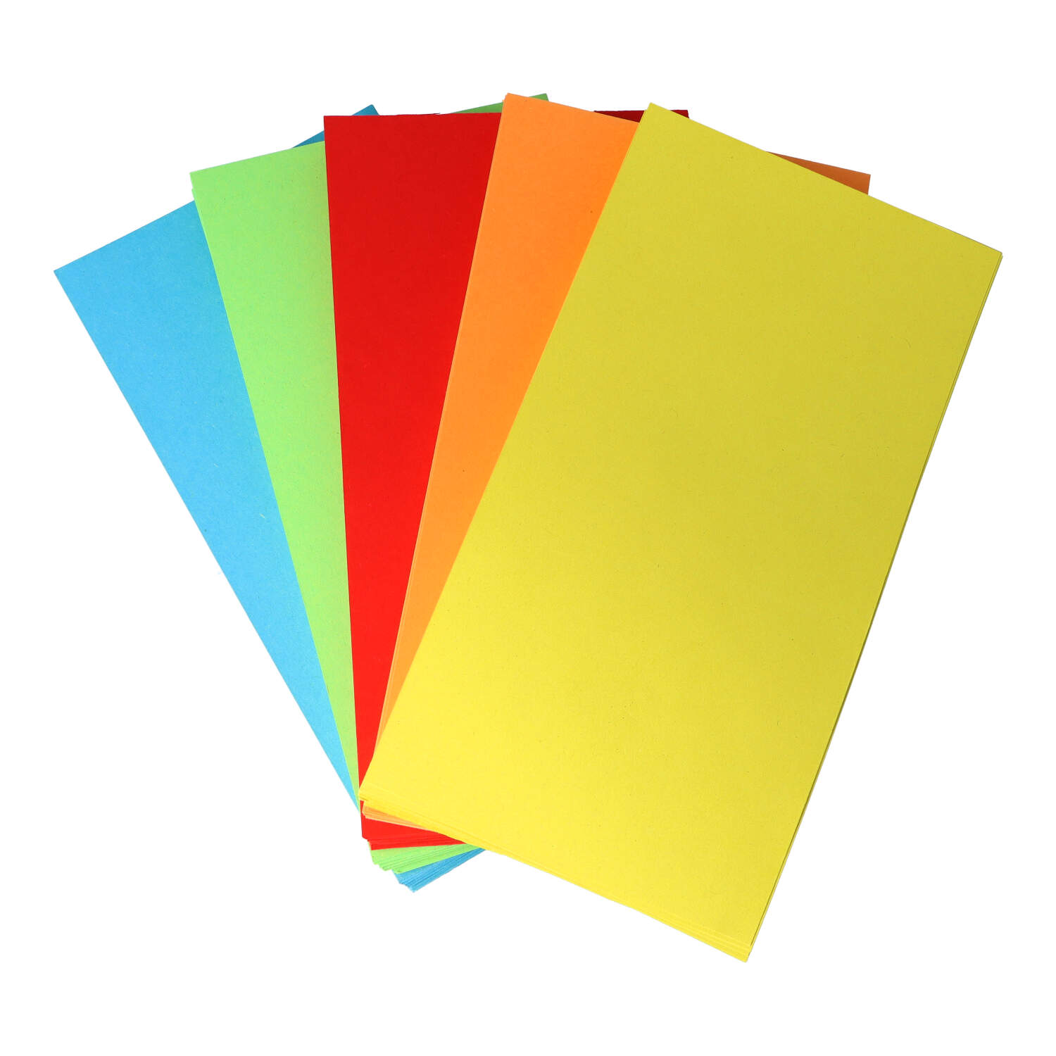 Es handelt sich um 25 rechteckige Zuschnitte aus Papier (Format etwa 104 x 119 mm) aus mechanischem Halbstoff aus Altpapier mit einem Quadratmetergewicht von 160 g.
20 dieser Papierzuschnitte sind in der Masse gefärbt (pastellig grün, gelb, rosa und blau).
Die übrigen fünf Zuschnitte sind weiß, weisen einen Weißgrad (Refelexionsfaktor) von 90% auf und haben eine Dicke von etwa 187 Mikrometern (Mikron).
Die Zuschnitte sind gemeinsam in Kunststofffolie verpackt.
- Antragstellerangaben -

Abbildung siehe Anlage.

Derartige Papiere gehören als "Papiere, weder gestrichen noch überzogen, von der Art, wie sie als Schreibpapiere, Druckpapiere oder als Papiere zu anderen grafischen Zwecken verwendet werden, ausgenommen Papiere der Position 4801 oder 4803, andere als in den Unterpositionen 4802 10 bis 4802 54 genannte, mit einem Gehalt an Fasern, in einem mechanischen oder chemisch-mechanischem Aufbereitungsverfahren gewonnen, von mehr als 10 GHT, bezogen auf die Gesamtfasermenge, in Bogen, die ungefaltet auf einer Seite nicht mehr als 435 mm und auf der anderen Seite nicht mehr als 297 mm messen" zum TARIC-Code 4802 62 00 00.