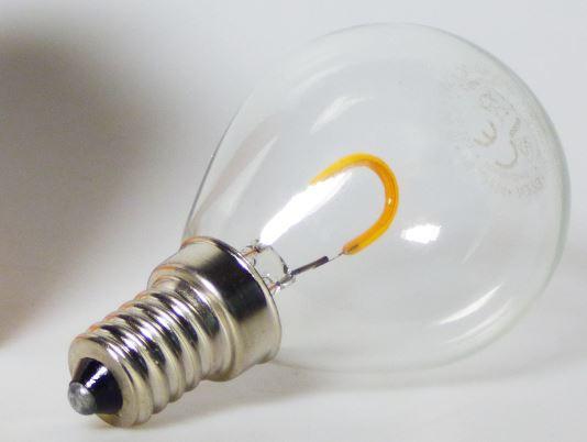 LED Curved Filament Tropfen E14 klar extra warmweiß 2400K,
EAN: 4251351802232 (Abbildung siehe Anlage),
- elektrische Lichtquelle in Form einer Leuchtdiodenlampe (LED-Lampe),
  mit Leuchtdioden auf  einem Träger in Bogenform (LED-Filament)
  und weiterem elektrischem Bauelement für die Stromversorgung und -regelung, 
  mit einem tropfenförmigen klaren Glaskolben und mit einem
  E14 Schraubsockel zum Befestigen in einer Lampenfassung,
- zur Verwendung als Leuchtmittel zum einfachen Einsetzten/Austauschen in Leuchten,
- in einem bedruckten Verkaufskarton verpackt.

„Leuchtdiodenlichtquelle (LED-Lichtquelle), Leuchtdiodenlampe (LED-Lampe)“