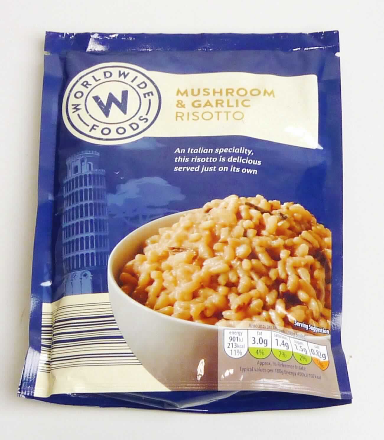 Risotto mit Pilzen

Antragsangaben:
Risotto mit Mushroom

Beschreibung des vorgelegten Warenmusters (in Originalumschließung):
Bedruckter Verbundschlauchfolienbeutel mit Angaben in englischer Sprache zum Erzeugnis (White rice with porcini mushrooms, dried mushrooms and garlic; 200 g), zu den Zutaten (siehe Feld 8) und zur Zubereitung (Beutelinhalt zu 700 ml kaltem Wasser geben, aufkochen lassen und ca. 15 Minuten garen, bis das Wasser vollständig aufge-
sogen ist); darin ein Gemisch aus Rundkornreis und einem hellbeigefarbenen, mit getrockneteten Pilz- und grünen Kräuterstücken durchsetzten Pulver.

Getreide in Form von Körnern oder anders bearbeiteten Körnern, durch Mischen mit anderen Zutaten zubereitet, 
anderweit weder genannt noch inbegriffen, auf der Grundlage von Reis