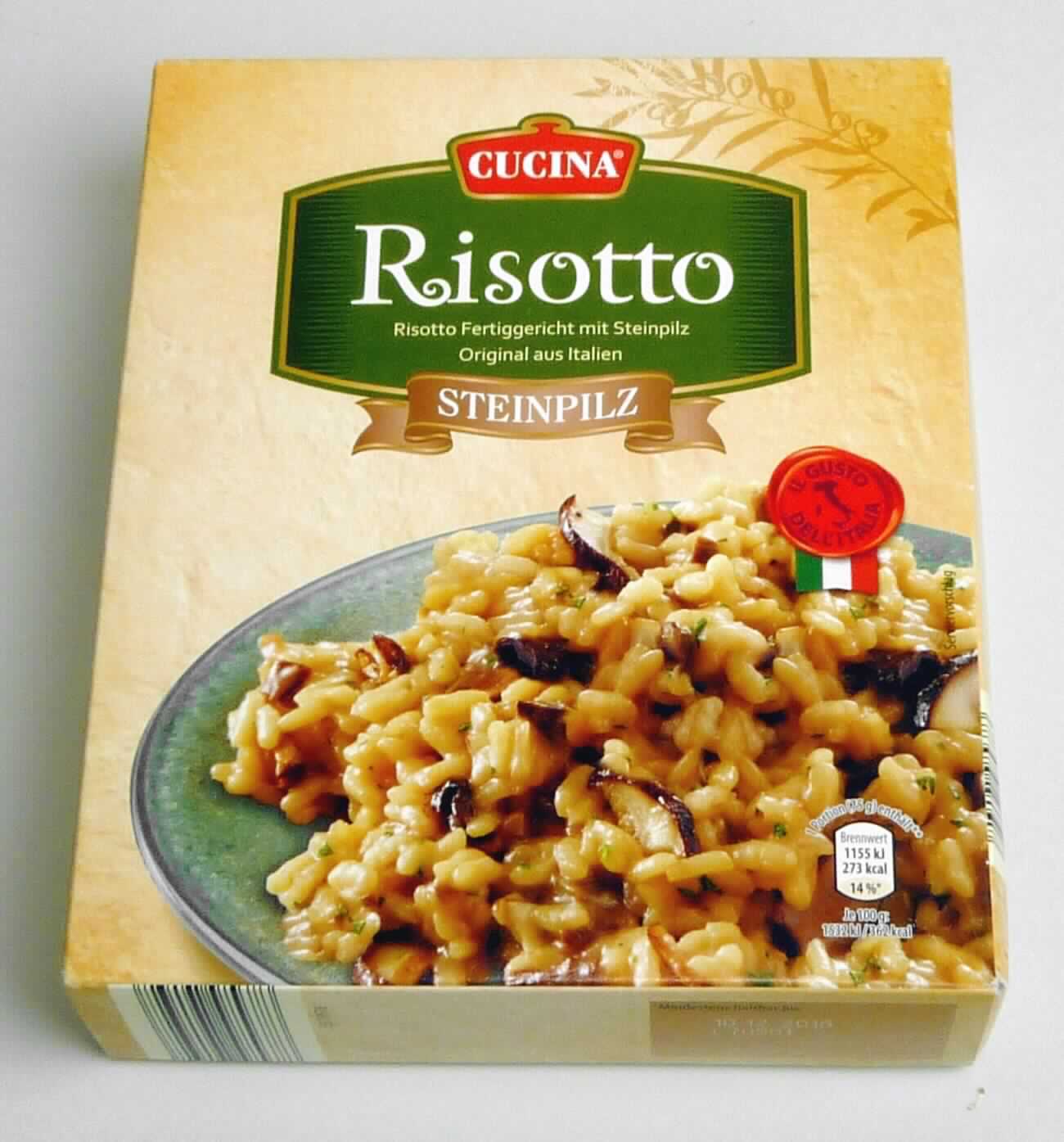 Risotto mit Steinpilzen

Beschreibung des vorgelegten Warenmusters (in Originalumschließung):
Bedruckter Faltkarton mit Angaben zum Erzeugnis (Getrocknetes Reisgericht mit Steinpilz; 2 x 150 g), zu den 
Zutaten (siehe Feld 8) und zur Zubereitung (Beutelinhalt zu 500 ml kaltem Wasser geben, aufkochen lassen 
und ca. 15 Minuten garen, bis das Wasser vollständig aufgesogen ist); darin zwei nicht bedruckte Aluminium-
verbundfolienbeutel mit einem Gemisch aus Rundkornreis und einem hellbeigefarbenen, mit getrockneten 
Pilzstücken durchsetzten Pulver.

Getreide in Form von Körnern oder anders bearbeiteten Körnern, durch Mischen mit anderen Zutaten zubereitet, 
anderweit weder genannt noch inbegriffen, auf der Grundlage von Reis