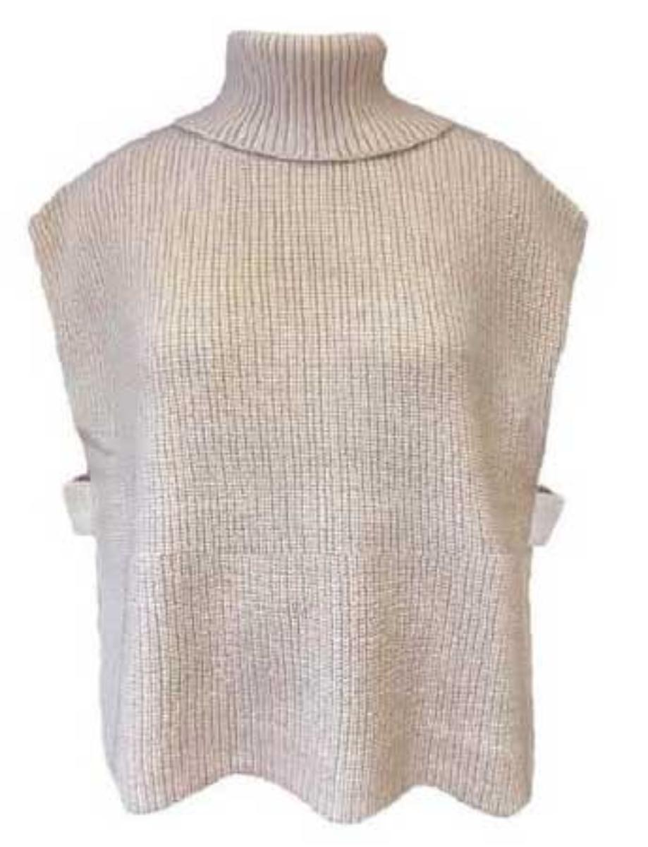 Pullover, sog. Damenpullover, Modell 522, Größe 36/38, Foto siehe Anlage,
- aus ca. 3,2 mm dicken, einfarbigen Gestricken aus laut Antrag 54 % Acryl, 18 % Nylon (beides
  Chemiefasern) und 28 % Wolle; u. a. aufgrund der Gestrickedicke kein Unterziehpulli,
- über die Taille reichend (Rückenlänge: ca. 63 cm),
- mit einem Rollkragen,
- ohne Öffnung und ohne Verschluss,
- ohne Hinweise auf den Trägerkreis (unisex),
- ärmellos; seitlich offen, lediglich mit ca. 6 cm breiten und ca. 6,5 cm langen Seitenteilen gearbeitet,
  wodurch jedoch weite Armausschnitte gebildet werden,
- am unteren Rand abgepasst gestrickt.

"Pullover, aus Gestricken, aus Chemiefasern, kein Unterziehpulli, für Frauen"