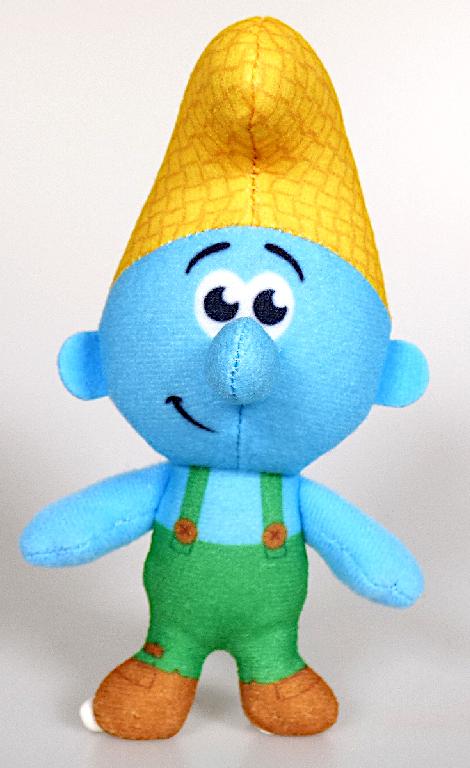 Kombination aus Spielzeug und einer anderen Ware, sog. "Mc Donald´s - Smurfs GY - 2022", Motiv "Farmer", bestehend aus
- einem nicht menschlichen Wesen in Form eines Schlumpfes
-- aus Spinnstoffgewirken zusammengenäht und mit weichem Material befüllt
-- in den Abmessungen von ca. 11,5 x 7 x 5,5 cm 
-- mit einem Gesicht mit großer Nase und Ohren sowie aufgedruckten Augen und Mund
-- mit Armen und Beinen mit stilisierten Händen und Füßen und einem Schwanz
-- mit einer grünen Latzhose sowie einer gelben Mütze bekleidet
- einer Sammelkarte aus Papier
-- in den Abmessungen von ca. 6,5 x 5 cm
-- mit einer Bastelanleitung für eine Gießkanne auf beiden Seiten farbig bedruckt
- gemeinsam in einem Klarsichtbeutel für den Einzelverkauf aufgemacht.

Die Kombination hat den wesentlichen Charakter von Spielzeug und dient der Unterhaltung vor allem von Kindern.

Die Ware ist zolltarifrechtlich als "Spielzeug, ein nicht menschliches Wesen darstellend, gefüllt" einzureihen.