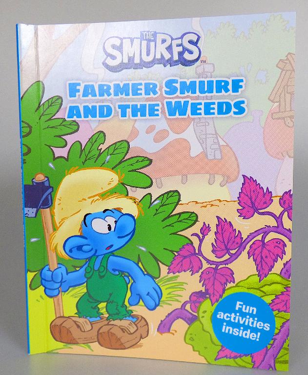 Bei der als "Mc Donald's - Smurfs UK - 2022, Motiv: Farmer Smurf & The Weeds" bezeichneten Ware handelt es sich um ein mit Text und Abbildungen bedrucktes, broschiertes Druckerzeugnis (Format: etwa 11,4 x 14,3 cm, Umfang: 32 Seiten ohne Umschlag, Klebebindung). Es enthält im Wesentlichen eine zum Lesen bestimmte, reich illustrierte fortlaufende Geschichte für Kinder in englischer Sprache, die sich über 24 Seiten erstreckt. Die übrigen Seiten sind mit sechs Rätseln (z. B. Wortsuchrätseln, Fehlersuche) sowie einer Seite mit den Auflösungen der Rätsel bedruckt. Die Ware ist in einer Umschließung aus bedrucktem, innen mit dünner Kunststofffolie überzogenen Papier verpackt.

Abbildung siehe Anlage.

Derartige Waren gehören als "durch Text charakterisierte, zum Lesen bestimmte Broschüren und ähnliche Drucke, auch illustriert" zur Codenummer 4901 99 00 00 9 des Zolltarifs.