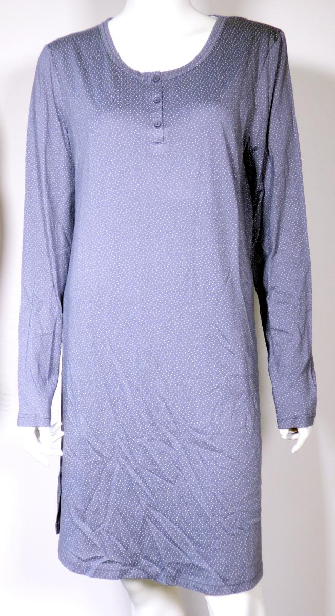 Kleid, sog. Nachthemd, Art. 59471, Größe 38, Foto siehe Anlage,
- aus ca. 0,4 mm dicken, bedruckten Gewirken aus laut Antrag 50 % Modal (künstlche Chemiefasern)
  und 50 % Baumwolle,
- über den halben Oberschenkel reichend (Rückenlänge: ca. 91 cm),
- mit einem runden Halsausschnitt,
- vorn mit einer nicht durchgehenden Öffnung mit Knopfverschluss von rechts über links,
- mit langen Ärmeln,
- mit ca. 15 cm hochreichenden Seitenschlitzen,
- am unteren Rand durch Umschlagen und Festnähen gesäumt,
- kann nach seinen objektiven Merkmalen (insbesondere nach Schnitt, Ausstattung und Gesamteindruck)
  unterschiedslos im Bett oder anderen Orten getragen werden und ist daher nicht dazu bestimmt, aus-
  schließlich oder im Wesentlichen als Nachtkleidung getragen zu werden (somit kein Nachthemd),
- kann ohne ein weiteres, den Unterkörper bedeckendes Kleidungsstück getragen werden.

"Kleid, aus Gewirken, für Frauen, aus künstlichen Chemiefasern"