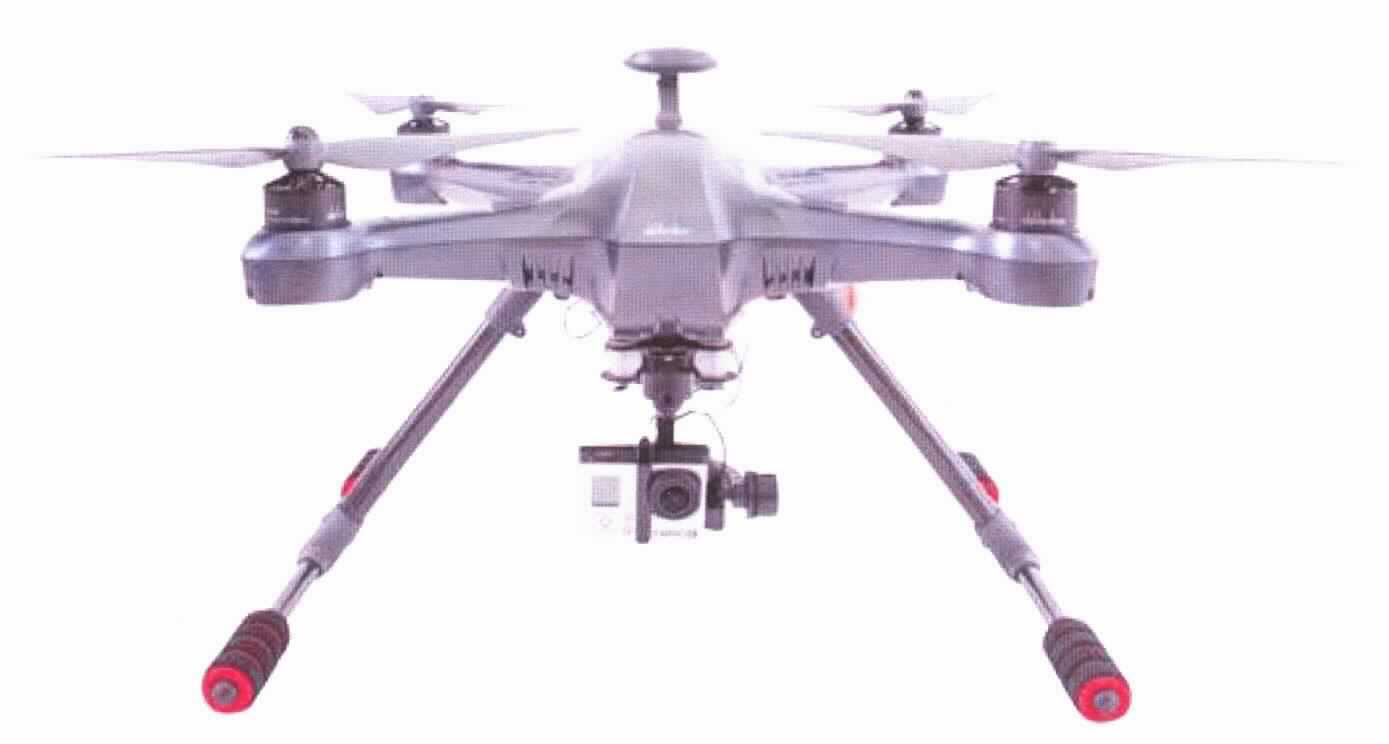 Quadrokopter, Foto siehe Anlage,
- als Warenzusammenstellung zur Befriedigung eines speziellen Bedarfs gemeinsam in 
  einem Verkaufskarton für den Einzelverkauf aufgemacht, laut Antrag / Datenblatt 
  bestehend aus:
- einem Koptersystem mit:
- - einem Gehäuse aus Karbon mit vier Rotoren, jeweils mit einem Motor (optional 
    auf je zwei Motoren aufrüstbar), 
- - einem hochklappbaren Landegestell, insbesondere für 360°-Aufnahmen nach 
     Ausrüstung mit einer Kamera (nicht Gegenstand dieser Auskunft),
- - den Abmessung: Breite 355 mm x Höhe 275 mm x Länge 335 mm,
- - einem Leergewicht (ohne Akkumulator) von 1770 Gramm,
- - einem LiPo(Lithium-Polymer)-Akkumulator 6S (5400 mAh, 22,2 V),
- - einem integrierten Navigationssystem (GPS -Global Positioning System-) mit 
    Zusatzfunktionen (Position Hold, One Key Coming Home, Failsafe Coming Home),
- - einer Bodenstation zur Vorgabe u. a. von 
- - - von Start- und Zielpunkt,
- - - von bis zu 128 Wegepunkten,
- - - der Follow-Me-Funktion,
- - einer IOC(Intelligent Orientation Control)-Funktion für vereinfachte Flugsteuerung,
- - einer schwenkbaren Kamerahalterung (3-Achs-Gimbal),
- - einer integrierten 5,8 GHz-Ausstattung zur Live-Bildübertragung,
- ohne Kamera,
- für eine maximale Flugzeit von ca. 25 Minuten,
- für eine Höchstgeschwindigkeit von ca. 50 km/h,
- für eine maximale Flughöhe von ca. 500 Metern,
- mit einer Funkfernsteuerung mit großem 5-Zoll-Bildschirm mit einer Reichweite von
  ca. 1.000 Metern,
- mit einem Ladegerät,
- mit Montagewerkzeug.

Das Koptersystem bestimmt den Charakter der Warenzusammenstellung;
- insbesondere aufgrund des Leergewichtes, der Fluggeschwindigkeit, der Flughöhe,
  der Funkfernsteuerung und deren Reichweite sowie der Ausstattung mit dem 
  Flugsystem GPS keine Einreihung als Spielzeug in die Position 9503,
- da nicht mit einer Kamera ausgrüstet keine Einreihung in Position 8525.

"Hubschrauber (Quadrokopter), mit einem Leergewicht von weniger als 2000 kg"