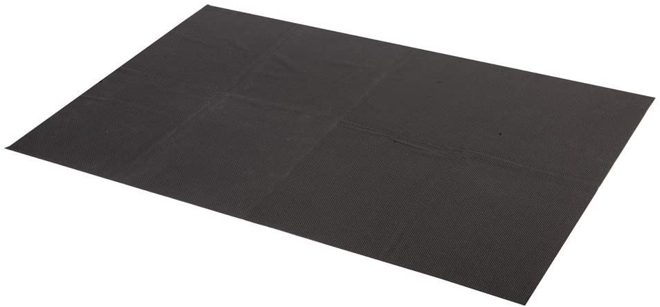 Angaben des Antragstellers:
Antirutschmatte Universal mit Parkscheibe
zuschneidbar 120 x 100 cm
Für Auto, Kofferraum, Teppich, Küche, Schublade usw.

Feststellungen an einem Warenmuster:
In einem Kunststoffbeutel liegt für den Einzelverkauf aufgemacht eine schwarze Matte aus Polyvinylchlorid vor. Die Matte besteht aus Zellkunststoff und ist mit einem Gewirke in der Mitte verstärkt. Die Matte ist auf einer Seite mit einem Prägemuster versehen. Nach der Aufmachung wird die Matte überwiegend im Kofferraum von PKW verwendet.

Die beiliegende Parkscheibe ist nicht Gegenstand dieses Gutachtens und wird getrennt eingereiht (DEBTI-23449/22-2).

Befund:
Die Ware ist als andere Folie aus Zellkunststoff (hier Polyvinylchlorid) einzureihen.
