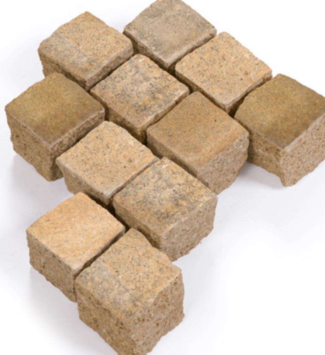 Angaben:
Pflastersteine GREDI ANTIQUE; Bearbeitung: Oberfläche gesägt und antikisiert (Behandlung mit starker Säure), Seiten gespalten und Unterseite gesägt; Material: Granit; Farbe: gelb-braun-gräulich.

Befund:
Bearbeitete Werksteine und Waren daraus, Granit.