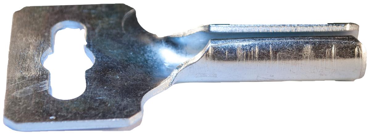 Es handelt sich um nahezu zylindrische, nagelähnliche Hohlkörper aus verzinktem Stahl, die über die gesamte Längsseite mit einer Öffnung versehen sind. Der Schaft der Erzeugnisse ist an einem Ende zu einem rechteckigen Blechabschnitt mit einer schlüssellochförmigen Aussparung ausgearbeitet.
Die Erzeugnisse werden in ein Bohrloch eingeschlagen und dienen mittels eines Verbindungsteils (nicht Gegenstand dieser vZTA), z. B. zum Anbringen von Rohren oder Lüftungsgittern. Sie sind zu jeweils 100 Stück verpackt.
Abmessungen: Durchmesser etwa 8 mm; Länge etwa 32 mm.
- Antragstellerangaben -

Abbildung siehe Anlage.

Derartige Erzeugnisse gehören als "andere, den Nägeln ähnliche Waren aus Stahl" zum TARIC-Code 7317 0080 00.