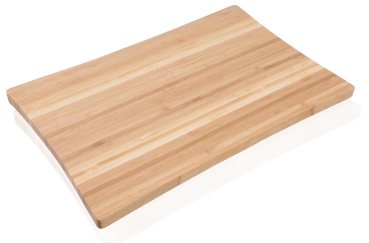 Essbrettchen, Artikelnummer 541145 (Abbildung siehe Anlage)
- ca. 33 x 22 cm großes, an den Ecken und Kanten abgerundetes Schneide-
  brett aus nebeneinander (Kante-an-Kante) verleimten Bambuslamellen/-stäben,
  an den Schmalseiten mit runder Einbuchtung versehen,
- zur Verwendung bei Tisch oder in der Küche.

"Holzware zur Verwendung bei Tisch oder in der Küche, aus Bambus, Brotbretter, Schneidebretter und ähnliche Bretter, sog. Essbrettchen"