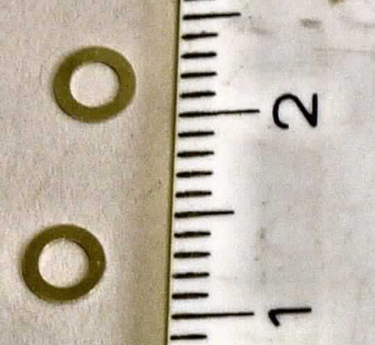 Lotring aus Silberlegierung

Bei der Ware handelt es sich um flache Ringe aus einer Silber-Kupfer-Legierung (72 % Silber, 28 % Kupfer) in verschiedenen Größen (u.a. Innendurchmesser 2,36 mm; Außendurchmesser 3,87 mm; Dicke 0,15 mm). Die Ware wird im Elektronikbereich im Weichlotprozess verwendet.

Die Ware ist als "Halbzeug aus Silber" in die Unterposition 7106 9200 der Kombinierten Nomenklatur einzureihen.