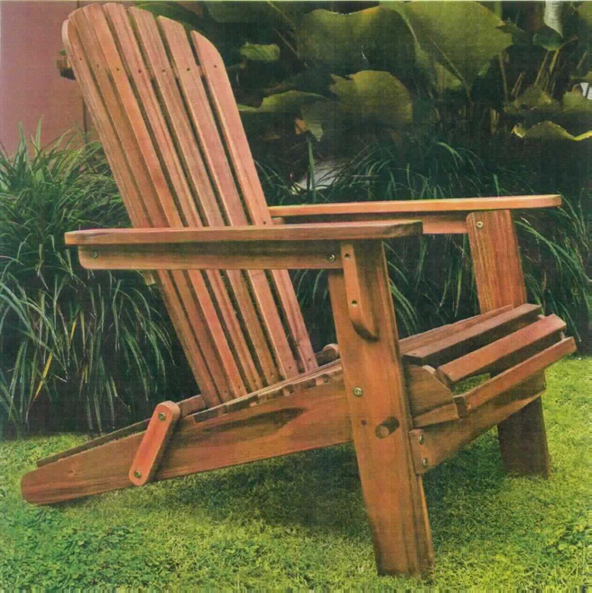 Bei der als "Liegestuhl Adirondack" bezeichneten Ware handelt es sich um einen klappbaren, massiven Stuhl - Abmessungen: 84 x 69 x 94 cm (L x B x H) -  aus Akazienholz. Der mit Armlehnen ausgestattete Stuhl kann im Innen- und Außenbereich verwendet werden. Die Rückenlehne kann in verschiedene Positionen gebracht werden. 

Die noch nicht zusammengesetzte Ware ist als "anderes als von der Position 9402 erfasstes Sitzmöbel, nicht von den Unterpositionen (HS) 9401 10 bis 9401 59 erfasst, mit Gestell aus Holz, nicht gepolstert" einzureihen.