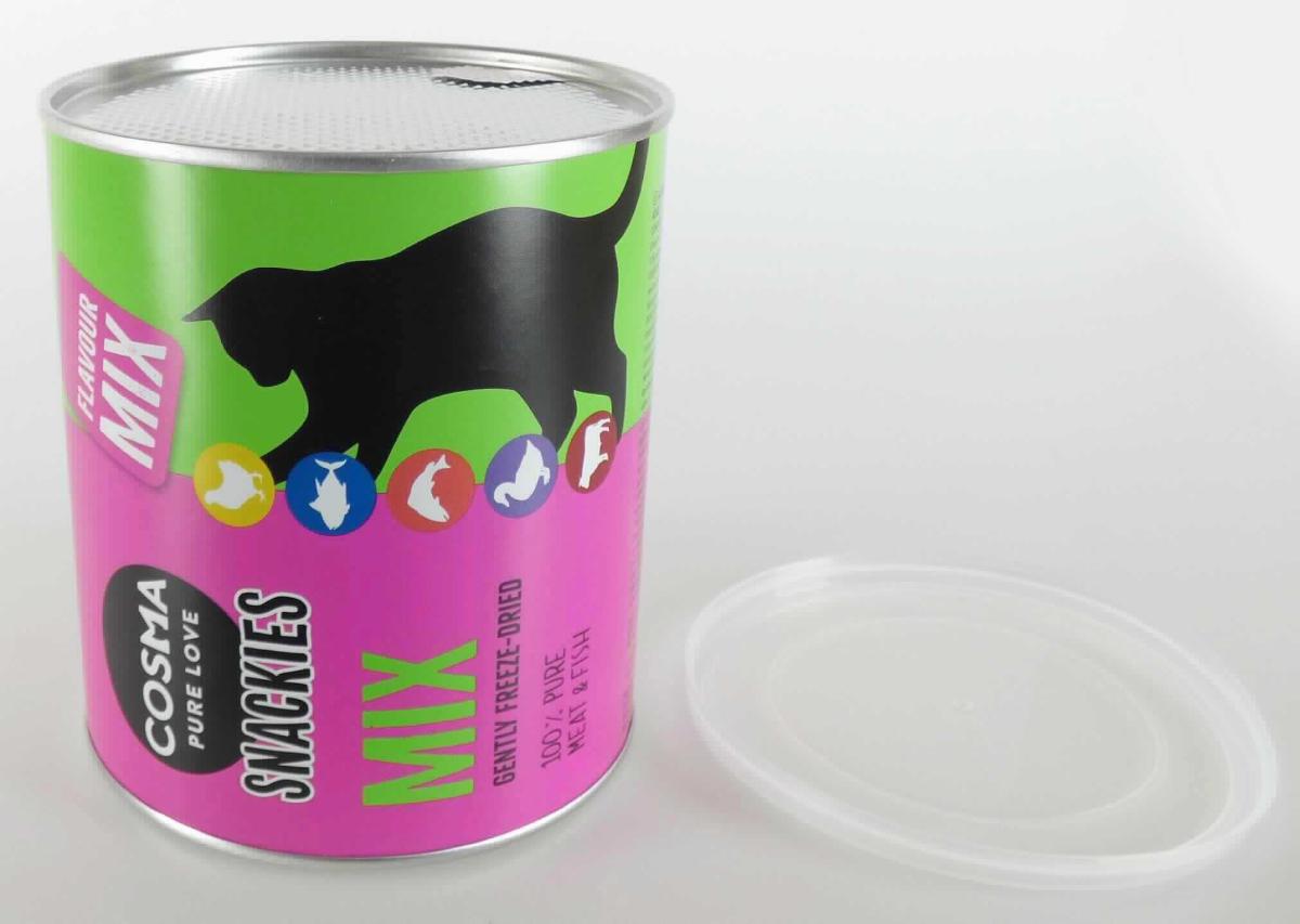 Nach den Antragsangaben, den ergänzenden Angaben und der vorliegenden Warenprobe handelt es sich um ein Erzeugnis (sog. "Cosma snackies Maxi Tube - Mix mit 5 Sorten"), das zur Verwendung als Katzensnack (Tierfutter) bestimmt und in bedruckten Dosen mit einem Gewicht von 150 g verpackt ist. Die Ware ist als Ergänzungsfuttermittel für ausgewachsene Katzen gekennzeichnet und für den Einzelverkauf aufgemacht. Die Ware besteht aus gefriergetrockneter, in Stücke geschnittener Hühnchen- und Entenbrust sowie Rindfleisch der (KN) 0511 9985 und Thunfisch- und Lachsfilet der Unterposition (KN) 0511 9190, ohne weitere Zusätze.

Der Charakter der Mischung wird gewichtsmäßig durch die Bestandteile der Unterposition (KN) 0511 9985 bestimmt.

Zolltarifrechtlich handelt es sich bei derartigen für die menschliche Ernährung ungeeigneten Erzeugnissen um "Waren tierischen Ursprungs, anderweit weder genannt noch inbegriffen, andere als in den Unterpositionen (TARIC) 0511 1000 00 bis 0511 9985 20 genannt, ungenießbar".