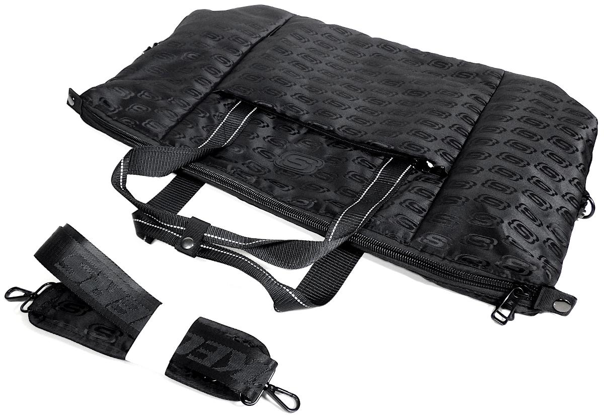 Reisetasche, sog. Skechers New Weekender (247356-50-BLK), Foto siehe Anlage,
- mit einer Außenseite aus Spinnstoffen,
- mit zwei Tragegriffen und einem abnehmbaren, längenverstellbaren Schultertragegurt,
- an der Vorderseite mit einem aufgesetzten Reißverschlussfach,
- das Hauptfach ist mit einem entlang des oberen Randes verlaufenden Reißverschluss versehen,
- - gefüttert und gepolstert; innen mit zwei offenen Einsteckfächern und einem Reißverschlussfach
    ausgestattet,
- mit den Abmessungen: ca. 62 cm (Breite) x 37 cm (Höhe) x 19 cm (Tiefe),
- laut Antrag nicht handgearbeitet.

"Reisetasche, mit Außenseite aus Spinnstoffen, nicht handgearbeitet"