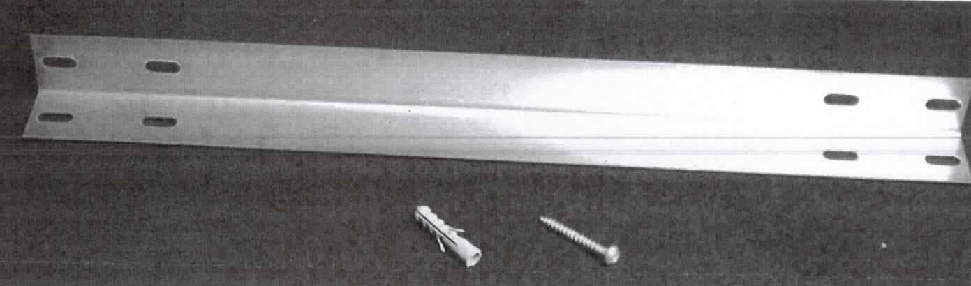 Montageschiene

Bei der als Montageschiene bezeichneten Ware handelt es sich um ein massives metallisches Erzeugnis mit über die gesamte Länge gleichbleibendem Querschnitt in Form eines "L" (L-Profil) mit den Abmessungen 45 x 3,5 x 3,5 (Länge x Seite x Seite in cm). Das Erzeugnis besteht aus nicht legiertem Stahl, ist verzinkt und an den Enden mit vier Lochstanzungen versehen (siehe Abbildung).
Die Ware wird als Schiene zur Befestigung von Duschtassen verwendet. Je 2 Schienen ist zusätzlich Montagematerial in Form von je 4 Schrauben, Dübeln und Unterlegscheiben beigefügt. Den Charakter der Warenzusammenstellung bestimmt die Stahlschiene.

Die Ware ist als anderes Profil aus nicht legiertem Stahl, aus flachgewalzten Erzeugnissen kalthergestellt oder kaltfertiggestellt in die Codenummer 7216 9180 00 0 des Zolltarifs einzureihen.