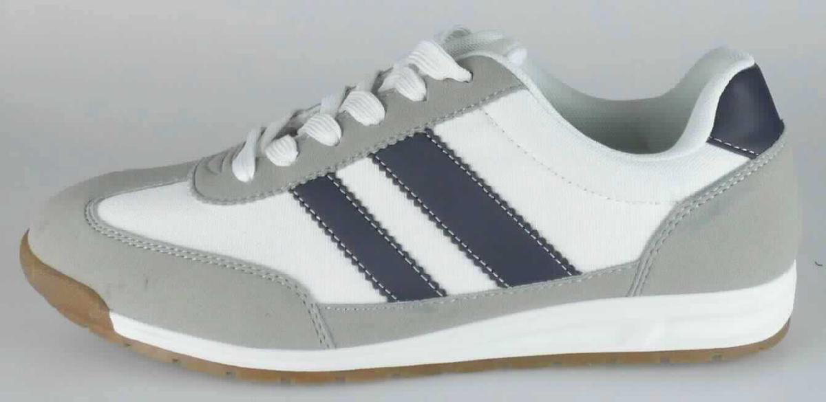 Halbschuhe (lt. Antrag: "Straßenschuhe", Größe 42, Foto siehe Anlage)
- mit Laufsohlen aus (lt. Antrag) Kunststoff,
- mit Oberteil (geschlossenes Blatt) aus Kunststoff (Spinnstoff mit einer mit bloßem Auge wahrnehmbaren 
  Außenschicht aus Kunststoff; den größten Teil der Außenfläche bildend) und Spinnstoff,
- auf das Oberteil sind Verstärkungsteile aus Kunststoff aufgesetzt,
- mit Schnürsenkelverschluss,
- nicht den Knöchel bedeckend, 
- ohne Metallschutz in der Vorderkappe,  
- mit einer Länge der Innensohle von ca. 27,4 cm,
- als Männerschuh erkennbar

"Schuhe, andere als in der Position 6401 genannte, mit Laufsohlen und Oberteil aus Kunststoff, andere als 
 in den Unterpositionen 6402 1210 bis 6402 9991 genannte, für Männer"
