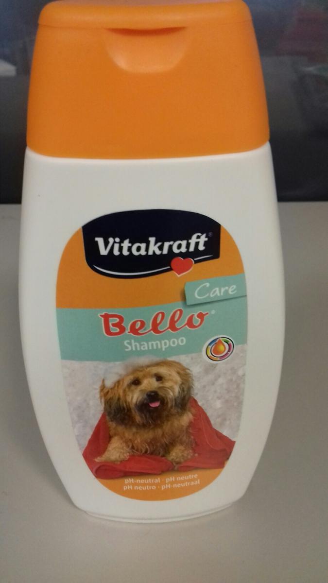Pflegemittel für Haustiere; Shampoo für Hunde

Bei der Ware handelt es sich nach den vorliegenden Angaben um eine viskose, tensidhaltige Flüssigkeit, aufgemacht für den Einzelverkauf in einer Kunststoffflasche mit Schnappdeckel (deklarierter Inhalt 250 ml). Das Etikett ist mit Hinweisen zur Zusammensetzung und Anwendung der Ware versehen. Demnach soll das Erzeugnis zum Waschen von Fell bei Hunden angewendet werden.

Die Ware ist als zubereitetes Pflegemittel für Tiere in die Position 3307 der Kombinierten Nomenklatur einzureihen.