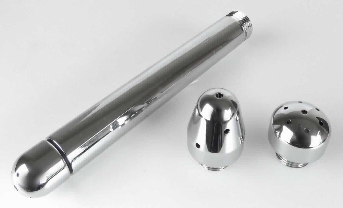 Es handelt sich um ein Set, bestehend aus einem etwa 135 mm langen Rohr mit einem Außengewinde an einem Ende und einem Innengewinde am anderen Ende und drei wahlweise aufzuschraubenden Aufsätzen, die am unteren Ende mit einem Außengewinde versehen sind und unterschiedlich geformte "Köpfe" mit Wasseraustrittsöffnungen aufweisen. Das Rohr wird auf einen Duschschlauch aufgeschraubt und dient mit einem noch anzubringenden Aufsatz als Intimdusche.
Die Waren sind in einem Kunststoffbeutel verpackt.
- Antragstellerangaben - 

Eine Einreihung in das Kapitel 84 kommt nicht in Betracht, weil keine beweglichen, den Wasserstrahl regulierenden Komponenten vorhanden sind. 

Abbildung siehe Anlage.

Derartige Erzeugnisse gehören als "Sanitärartikel und Teile davon, aus Aluminium" zum TARIC-Code 7615 2000 00.