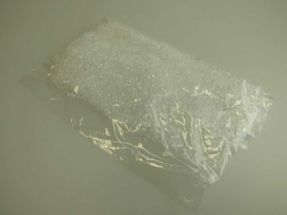Nach Angaben des Antragstellers handelt es sich bei der Ware um ein Polystyrolgranulat. Die Laboruntersuchungen ergaben, dass es sich bei der Ware um ein farbloses Granulat aus nicht expandierbaren Polystyrol handelt.

Die Ware ist als anderes Polystyrol in Primärform in die Unterposition (KN) 3903 1900 des Zolltarifs einzureihen.