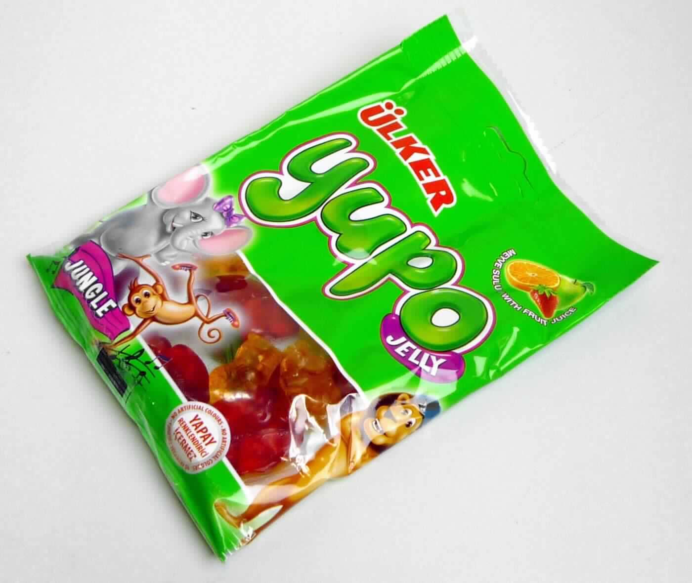 Zuckerwaren ohne Kakaogehalt; Gummibonbons

Bei dem vorgelegten Warenmuster handelt es sich um rote, gelbe, orange und grüne Gummibonbons in Form von stilisierten Tieren. Die Erzeugnisse sind zu deklarierten 80 g Nettogewicht in einem bunt bedruckten Kunststoffbeutel mit Sichtfenster für den Einzelverkauf aufgemacht.

Nach dem Ergebnis der Untersuchung enthält die Ware (gemäß VO (EG) Nr. 900/2008 und VO (EU) Nr. 118/2010): 
- Stärke/Glucose: 25 bis weniger als 50 GHT;
- Saccharose/Invertzucker/Isoglucose: 5 bis weniger als 30 GHT.
Milchfett und Milchprotein werden auf Grund der Zutatenliste ausgeschlossen.

Die Ware ist als andere Zuckerware ohne Kakaogehalt, Gummibonbons, in die Unterposition 1704 9065 der Kombinierten Nomenklatur einzureihen.
