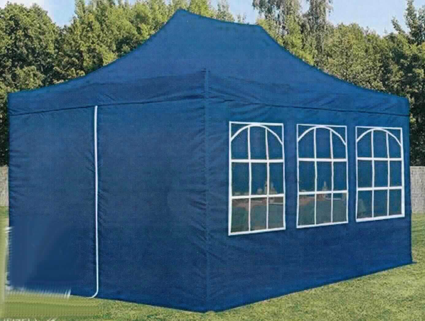 Zelt, sog. Faltpavillons, Foto siehe Anlage,
- anhand von Fotos und eines Gewebeabschnitts veranschaulicht,
- als Gartenpavillon gearbeitet,
- laut Antrag:
-- in einer Tragetasche und in einem Pappkarton verpackt,
-- mit einer rechteckigen Grundfläche, in unterschiedlichen Abmessungen, 
-- mit einer Grundkonstruktion in Form eines faltbaren Gestänges mit Scherenmechanismus aus unedlem Metall,
-- mit einer Dachbespannung und vier Seitenteilen aus ca. 0,4 mm dicken, einfarbigen, auf der Innenseite mit 
   geprägtem Kunststoff (kein Zellkunststoff) überzogenen Geweben der Position 5903 aus Polyester (synthetische 
   Chemiefasern),
-- an den Seitenteilen teilweise mit "Fenstern" aus klarsichtiger Kunststofffolie und "Reißverschlusstüren" ausge-
   stattet,
-- bildet in zugezogenem Zustand einen geschlossenen Raum, erfüllt somit die Begriffsbestimmung für ein Zelt, 
- durch Zusammenfügen konfektioniert,
- im Hinblick auf die Verwendung als Zelt bestimmen die Materialien der Dachbespannung und der Seitenteile 
  (Gewebe) den Charakter der Ware.

"Zelt, aus Spinnstoffen, aus synthetischen Chemiefasern"