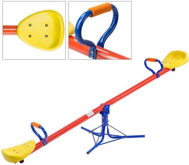 Bei der durch Antragsangaben und Abbildungen veranschaulichten Ware handelt es sich um eine sog. Gartenwippe mit einem Gestänge aus laut Angaben des Antragstellers pulverbeschichtetem unedlem Metall (Stahl) und zwei Sitzschalen aus Kunststoff.
Die Wippe weist die Abmessungen von ca. 200 (L) x 67 (B) x 70 (H) cm auf und ist gemeinsam mit Erdnägeln zur Fixierung als Warenzusammenstellung in einem Karton für den Einzelverkauf aufgemacht.
Insbesondere nach Umfang und im Hinblick auf die Bedeutung für die Verwendung ist die Wippe als charakterverleihend anzusehen.

Derartige Erzeugnisse werden zolltarifrechtlich als "Ausrüstungsgegenstand für Freiluftspiele, im Kapitel 95 anderweit weder genannt noch inbegriffen, nicht von den Unterpositionen (KN) 9506 1110
bis 9506 9910 erfasst" eingereiht.