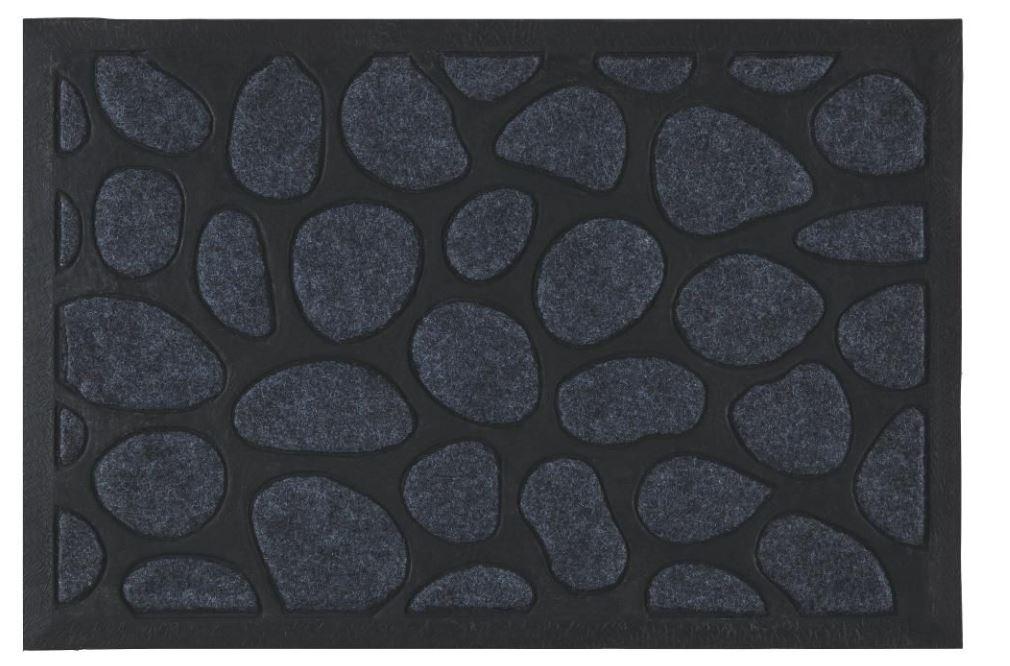 Fußmatte, sog. Fußmatte Stone, Artikel 44370009-01, Foto siehe Anlage,
- laut Antrag:
-- rechteckig, in den Abmessungen (L x B): ca. 60 cm x 40 cm,
-- aus Nadelfilz aus synthetischen Chemiefasern,
-- weder gewebt noch getuftet,
-- mit einer Rückenbeschichtung aus Kautschuk (Gummi),
-- nicht handgearbeitet,
-- dient als Fußabtreter,
- durch Zusammenfügen konfektioniert,
- keine Fliese,
- kennzeichnet sich aufgrund seiner Festigkeit, Dicke und Steifheit als Fußbodenbelag,
- insbesondere im Hinblick auf die Verwendung als Fußabtreter ist der Spinnstoff charakterbestimmend.

"Fußbodenbelag, aus Filz, weder getuftet noch beflockt, konfektioniert, keine Fliesen, nicht 
 handgearbeitet"
