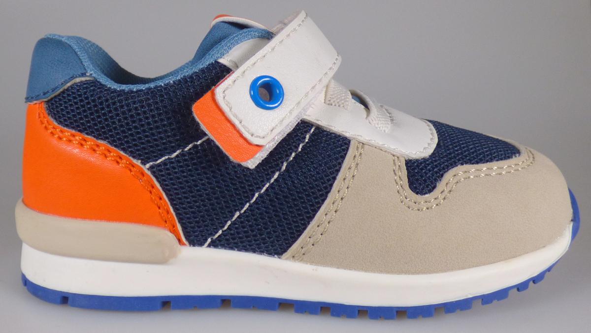 Halbschuhe, sog. Straßenschuhe, Größe 21, Foto siehe Anlage,
- mit Laufsohlen aus laut Antrag Kunststoff,
- mit Oberteil (geschlossenes Blatt) aus Kunststoff (Spinnstoff mit einer mit bloßem Auge wahrnehm-
  baren Außenschicht aus Kunststoff; den größten Teil der Außenfläche bildend; damit keine Ware der
  Position 6404) und Spinnstoff,
- über dem Spann mit elastischen Bänder und mit einem Klettverschluss,
- nicht den Knöchel bedeckend,
- ohne Metallschutz in der Vorderkappe,
- mit einer Länge der Innensohle von ca. 13,2 cm.
 
"Schuhe, andere als in der Position 6401 genannte, mit Laufsohlen und Oberteil aus Kunststoff, andere 
 als in den Unterpositionen (KN) 6402 1210 bis 6402 9950 genannte, mit einer Länge der Innensohle
 von weniger als 24 cm"