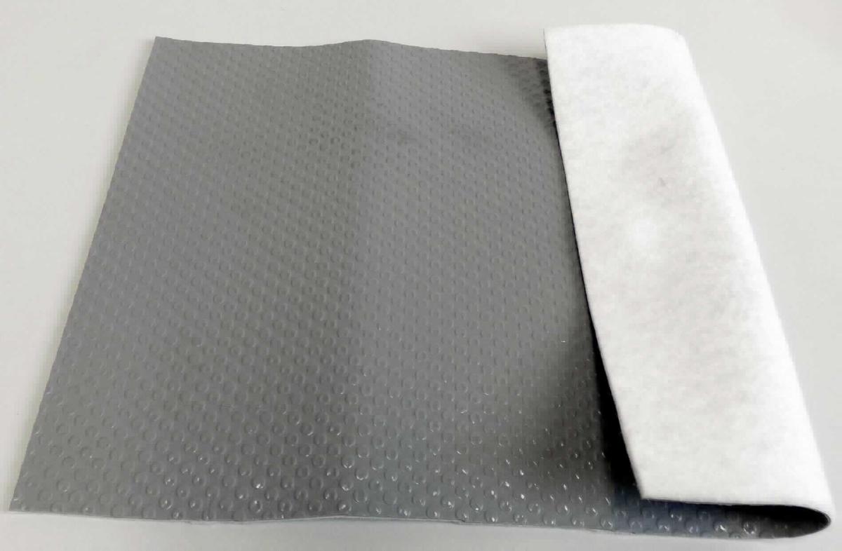 Vliesstoff, sog. Turnmattenbelag, Foto siehe Anlage,
- laut Antrag als Meterware auf Rollen,
- laut Untersuchungsergebnis:
-- genadelt und mit Bindefasern verfestigt,
-- aus synthetischen Spinnfasern (laut Antrag Polyester),
-- keine Filamente und keine heißluftgezogenen (meltblown) Fasern enthaltend,
-- einseitig mit Kunststoff überzogen (Copolymere aus Acrylaten, Ethylen und Propylen; kein Zellkunststoff), 
-- mit einem Quadratmetergewicht von ca. 988 g,
- stellt sich insgesamt als Vliesstoff im Sinne der Position 5603 dar, somit keine Ware der Position 3921.

"Vliesstoff, überzogen, anderer als in den Unterpositionen 5603 11 bis 5603 14 genannte, mit einem 
 Quadratmetergewicht von mehr als 150 g"