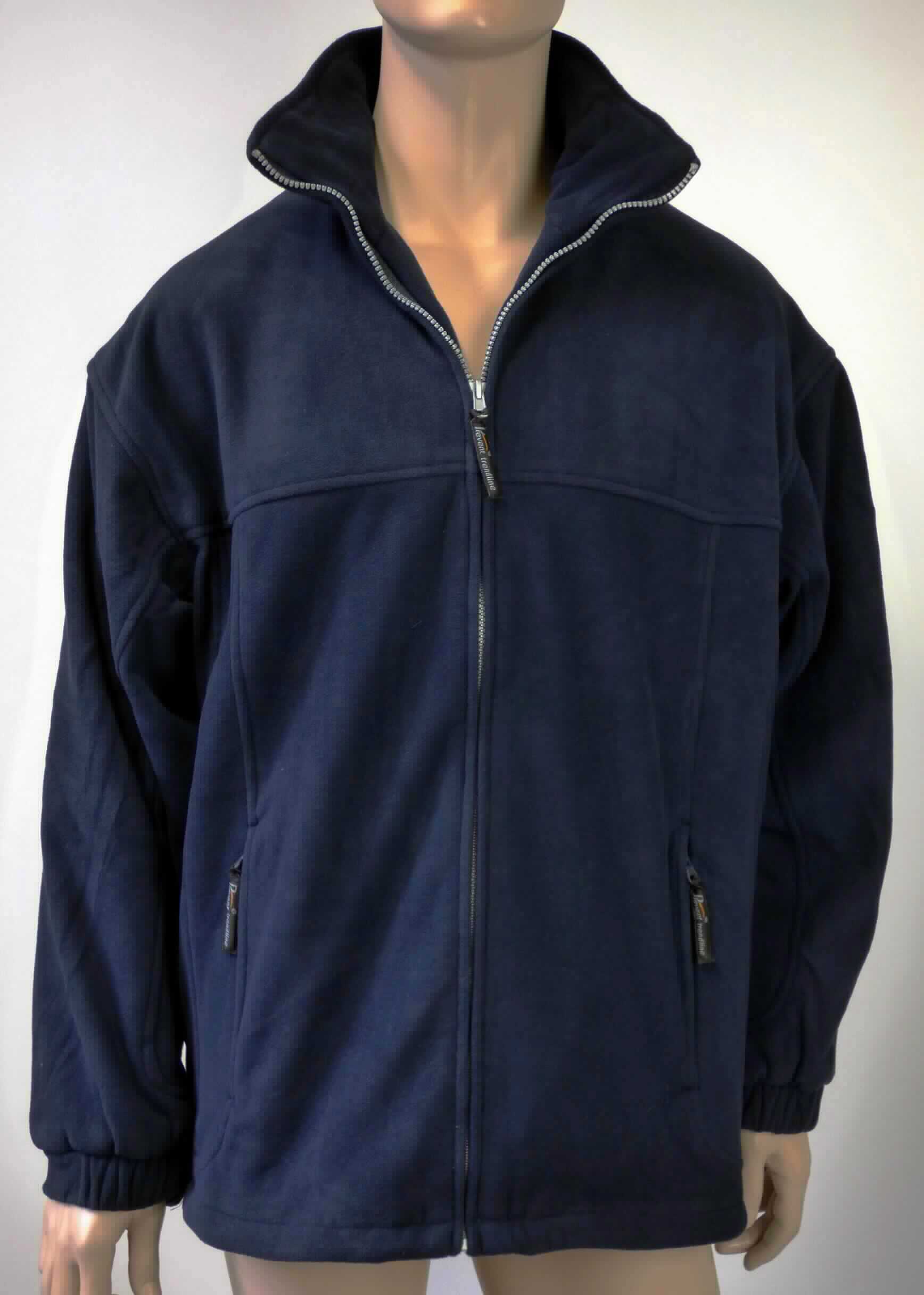 Blouson, sog. Prevent-Trendline Fleecejacke, Artikel PF, Größe XL, Foto siehe Anlage,
- aus etwa 3 mm dicken, einfarbigen, beidseitig gerauten Gewirken (sog. Fleece) aus laut Antarg
  100 % Polyester (synthetische Chemiefasern),
- durchgehend leicht gefüttert,
- über die Taille reichend (Rückenlänge: ca. 87 cm),
- mit Stehkragen,
- vorn mit einer durchgehenden Öffnung mit einem bis in die Kragenspitzen reichenden Reißverschluss,
- ohne Hinweise auf den Trägerkreis (unisex),
- mit langen Ärmeln, die über den unteren Rand des Kleidungsstücks hinausreichen; an den Ärmelenden elastisch
  verengt,
- mit zwei eingesetzten Taschen unterhalb der Taille,
- am unteren Rand mit einem Tunnelzug zu verengen,
- das Kleidungsstück erfüllt die Voraussetzungen zur Einreihung als Blouson (somit keine Jacke oder Strickjacke).

"Blouson, aus Gewirken, für Frauen, aus Chemiefasern"