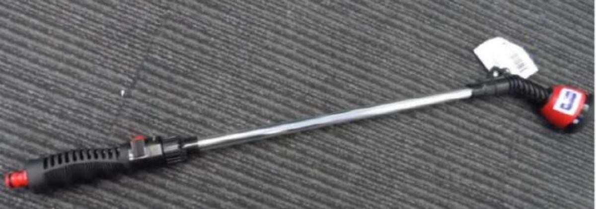 Sog. Gießstab,
- aufgebaut aus einer 7-fach verstellbaren Spritzdüse, über ein Metallrohr mit einem Griffstück mit
  integriertem Ventil, Drehscheibe und einem Anschlussgewinde verbunden (Abbildung siehe Anlage),
- zum Verspritzen von Flüssigkeiten sowie gleichermaßen zum Regeln der Wasserzufuhr und des
  Durchflusses bestimmt.
Eine kennzeichnende Haupttätigkeit ist nicht feststellbar.

"Armatur für Schlauchleitungen, keine Ware der Codenummern 8481 1005 10 0 bis 8481 8079 30
 (Kombination aus Spritzdüse, Ventil und Drehscheibe, ohne kennzeichnende Haupttätigkeit - sog.
 Gießstab"