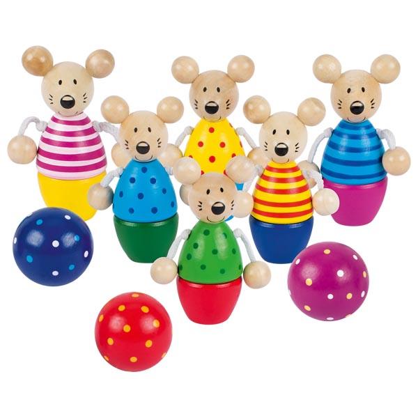 Nach den Angaben der Antragstellerin und der vorliegenden Abbildung handelt es sich bei dem sog. "Speedy Kegelspiel, Art. 56943" um ein Spiel, bestehend aus
- sechs Kegeln aus Holz,
-- jeweils eine stilisierte Maus darstellend,
-- Höhe ca. 9 cm,
-- mit farbig gestalteten Kegelkörpern und zusätzlich angebrachten Ohren und Schlenkerärmchen, sowie
- drei farbig gestalteten Kugeln aus Holz (Durchmesser 3,5 cm).

Das Erzeugnis dient der spielerischen Unterhaltung. Beliebig viele Spieler werfen reihum die Kugeln in Richtung der in einem Dreieck aufgestellten Kegel. Ziel des Spiels ist, möglichst viele Kegel umzuwerfen. Wer am Ende die meisten Kegel umgeworfen hat, gewinnt das Spiel.

Alle Bestandteile sind gemeinsam mit einer mehrsprachigen Anleitung in einem bunt bedruckten Pappkarton verpackt.

Derartige Erzeugnisse werden zolltarifrechtlich als "Gesellschaftsspiel, nicht von den Unterpositionen (KN) 9504 2000 bis 9504 9010 erfasst" eingereiht.