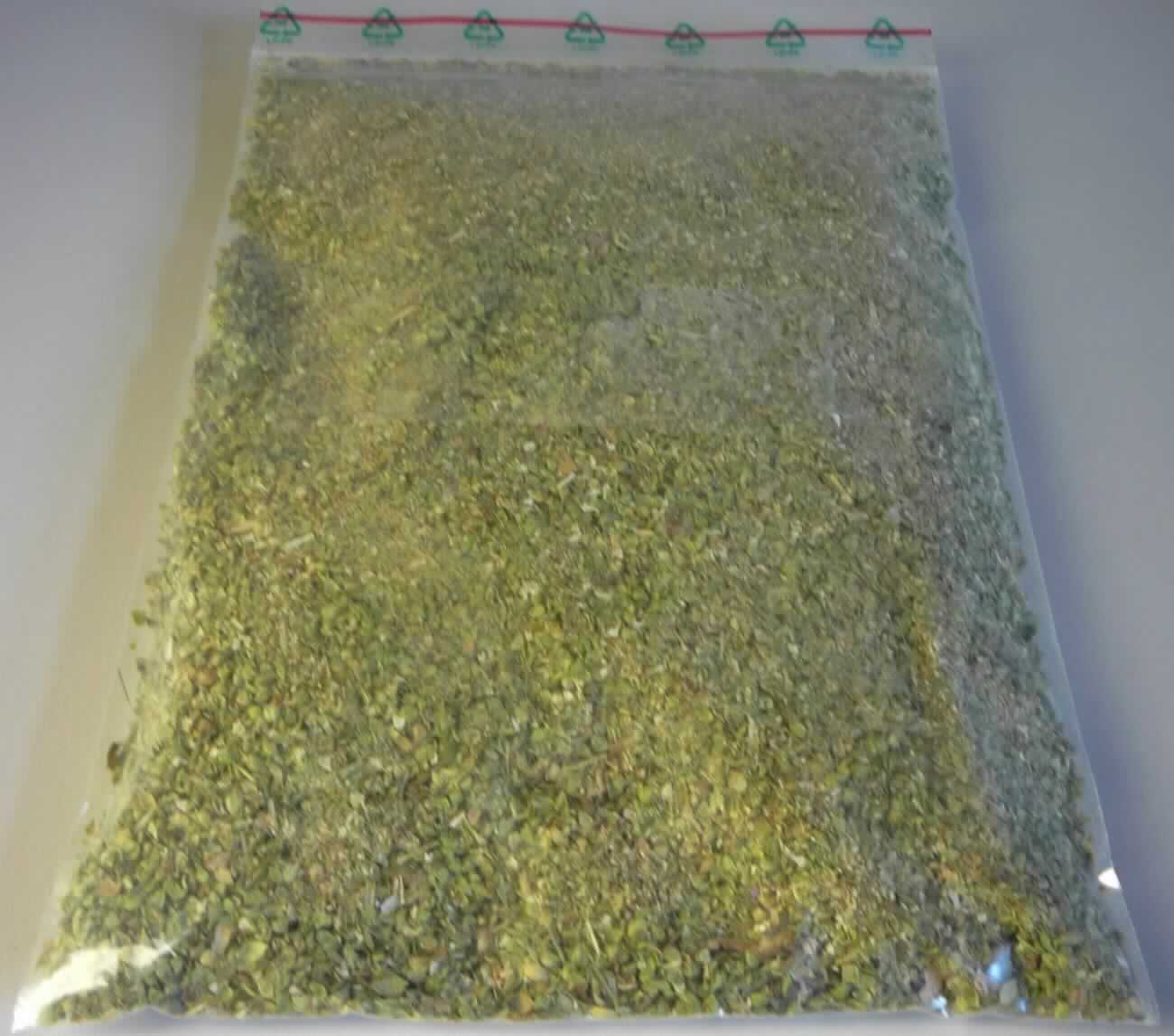 Nach den Angaben der Antragstellerin und der vorliegenden Warenprobe handelt es sich um getrockneten, gerebelten Dost (Origanum vulgare L./Origani vulgari herba), der auch als Oregano bezeichnet wird.

Zolltarifrechtlich handelt es sich um getrocknete, zerkleinerte Pflanzenteile der hauptsächlich zu Zwecken der Medizin, verwendeten Art, hier Origanum vulgare.