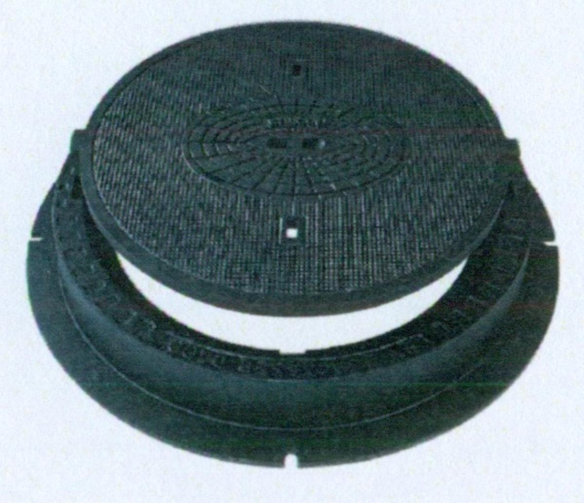 Schachtabdeckung

Bei der Ware handelt es sich gemäß den Unterlagen um einen mehrteiligen Schachtdeckel, bestehend aus einem Schachtaußenring, einem Schachtdeckel und einem Hydrantdeckel aus Gusseisen. Für den Werkstoff ist die Bezeichnung GJS-400 angegeben, einem Gusseisentyp mit Kugelgrafit. Zwei Dichtungsringe aus Kunststoff zwischen den Metallteilen sind ebenfalls enthalten. Die Ware wird zur Abdeckung von Hydranten (Württemberger Schachtsystem) oder Abwassersystemen verwendet.

Die Ware ist nach ihrer stofflichen Beschaffenheit als andere Waren aus Eisen oder Stahl, gegossen, andere, andere, aus Gusseisen, Gusseisen mit Kugelgrafit (auch bekannt als duktiles Gusseisen) und Teile davon, verwendet zur Abdeckung von ober- oder unterirdischen Systemen und/oder als Öffnungen für ober- oder unterirdische Systeme, sowie zur Ermöglichung des Zugangs zu ober- oder unterirdischen Systemen und/oder zur Ermöglichung einer Sichtprüfung von ober- oder unterirdischen Systemen in den TARIC-Code 7325 9910 60 einzureihen.