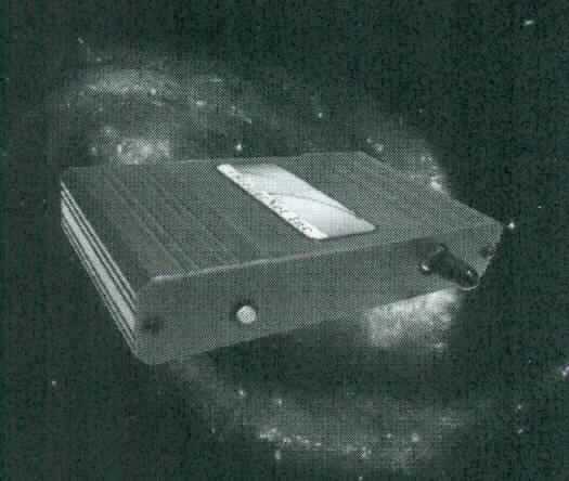 Spektrometer, im Wesentlichen bestehend aus einem Gehäuse (25 x 75 x 125 mm) mit einem optischen System (SymX-Czerny-Turner), einem CCD oder PDA-Detektor, einem USB-Anschluss sowie einem faseroptischen Eingang (äußere Form siehe Abbildung in der Anlage). Das Gerät hat eine spektrale Auflösung von 0,2 nm und arbeitet in einem Wellenlängenbereich von 200 bis 1150 nm. 
Das Spektrometer dient dem Messen der Wellenlängen der Spektrallinien.

Die Ware wird als "Geräte für physikalische oder chemische Untersuchungen, in Form eines Spektrometers" eingereiht.