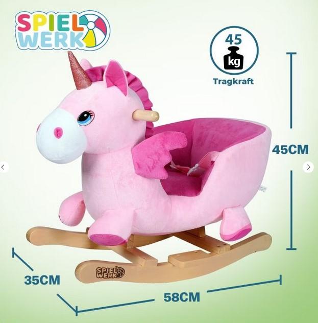 Bei dem durch Abbildungen veranschaulichten und als "Schaukeltier Einhorn" betitelten
Erzeugnis handelt es sich um Spielzeug in Form eines Einhorns. Es ist aus überwiegend 
pink- und rosafarbenen sowie weißen Spinnstoffen (Plüsch) in den Abmessungen von ca.
58 x 35 x 45 cm gefertigt und weist einen ausgestalteten Kopf, Körper und vier Beine auf.
Innen ist das Spieltier mit weichem Füllmaterial gepolstert und am "Rücken" mit einem ein-
gearbeiteten Sitz mit Rückenlehne für die Nutzung durch ein Kleinkind ausgestattet (max.
Tragkraft: 45 kg). Dazu ist am Sitz ein Gurt mit Schnellverschluss angebracht. Außerdem ist
das Einhorn am Kopf mit zwei Haltegriffen, einem Horn aus schillerndem Stoff auf der Stirn,
Ohren sowie einer kurzen Mähne versehen. Unterhalb des Kopfes am Körper sind zwei Flügel
befestigt. Wird das rechte Ohr des Einhorns gedrückt, ertönt ein Tiergeräusch, das batterie-
betriebene Soundmodul ist in einer Tasche im Bauch des Einhorns untergebracht. An der
Unterseite des Spielzeugs befindet sich ein fest montiertes Holzgestell mit gebogenen Kufen,
so dass die Ware als Schaukeltier zur spielerischen Unterhaltung verwendet werden kann. 

Zolltarifrechtlich liegt ein "Spielzeug, Tiere oder nicht menschliche Wesen darstellend, gefüllt"
vor.