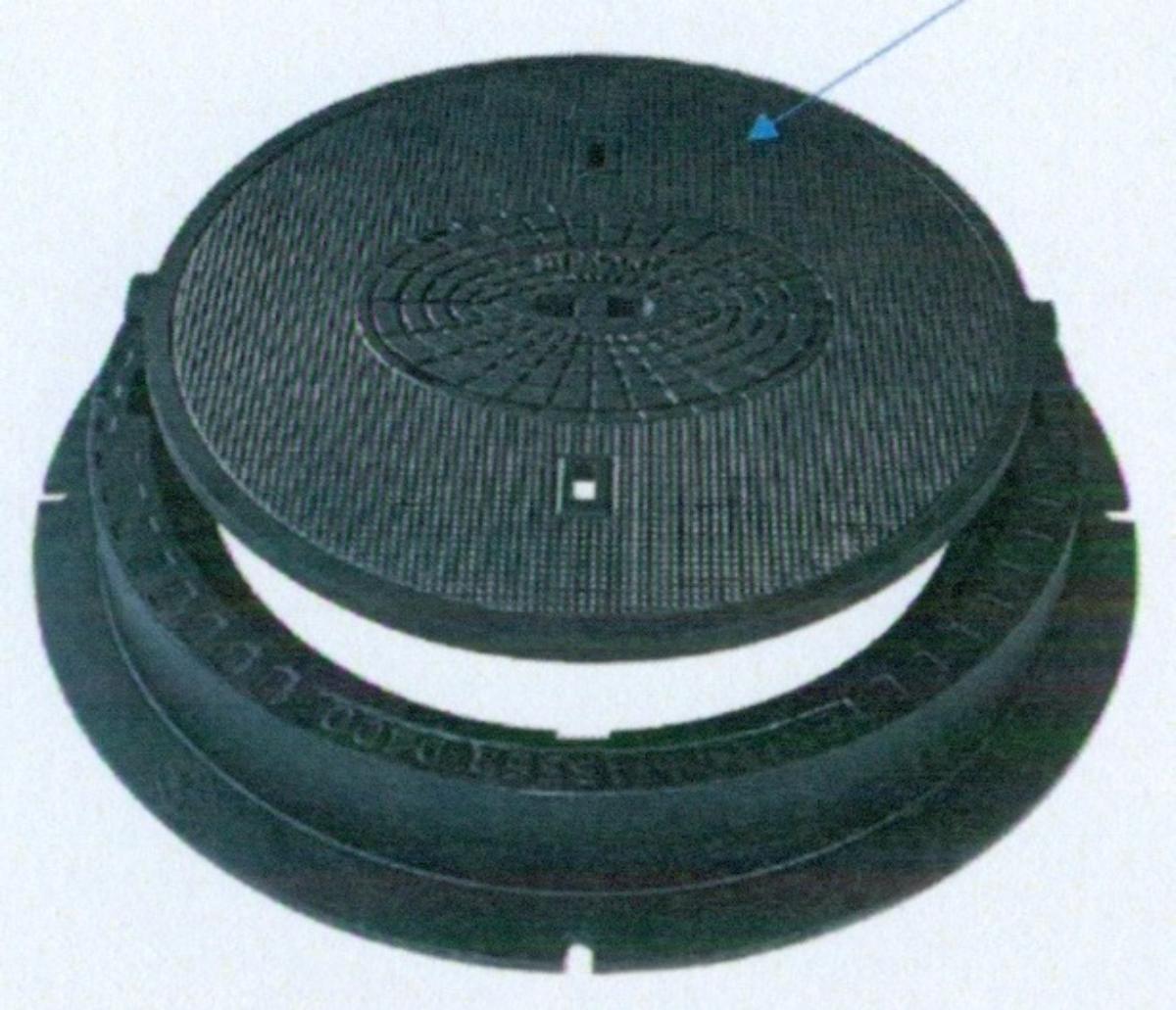 Schachtabdeckung

Bei der Ware handelt es sich gemäß den Unterlagen um einen Schachtdeckel als Teil eines mehrteiligen Deckelsystems aus Gusseisen. Für den Werkstoff ist die Bezeichnung GJS-400 angegeben, einem  Gusseisentyp mit Kugelgrafit (duktiles Gusseisen). Die Ware wird zur Abdeckung von Hydranten oder Abwassersystemen verwendet.

Die Ware ist nach ihrer stofflichen Beschaffenheit als andere Waren aus Eisen oder Stahl, gegossen, andere, andere, aus Gusseisen, Gusseisen mit Kugelgrafit (auch bekannt als duktiles Gusseisen) und Teile davon, verwendet zur Abdeckung von ober- oder unterirdischen Systemen und/oder als Öffnungen für ober- oder unterirdische Systeme, sowie zur Ermöglichung des Zugangs zu ober- oder unterirdischen Systemen und/oder zur Ermöglichung einer Sichtprüfung von ober- oder unterirdischen Systemen in den TARIC-Code 7325 9910 60 einzureihen.