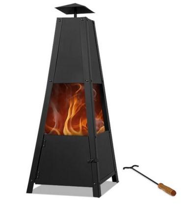 Es handelt sich um sogenannte Feuerpyramiden aus Stahl, die auf einer Seite mit einer verschließbaren Tür ausgestattet sind und an der Oberseite eine Rauchabzugsöffnung aufweisen. Die Unterseite der Waren ist zu vier Standfüßen ausgearbeitet. Die Erzeugnisse dienen dem Feuermachen im Freien und werden mit festen Brennstoffen (Holz oder Kohle) betrieben. Die noch nicht zusammengesetzten Feuerpyramiden sind gemeinsam mit einem Schürhaken und einer Aufbauanleitung in einem Pappkarton für den Einzelverkauf aufgemacht.
Abmessungen (Höhe x Breite x Tiefe): 102 cm x 35 cm x 35 cm.
- Antragstellerangaben -

Die Feuerpyramide aus Stahl bestimmt aufgrund des Umfangs und in Bezug auf die Bedeutung für die Verwendung den Charakter der Warenzusammenstellung.

Abbildung siehe Anlage.

Derartige Erzeugnisse gehören als "andere, den Kohlebecken ähnliche nicht elektrische Haushaltsgeräte, aus Stahl, für Festbrennstoffe" zum TARIC-Code 7321 8900 00.