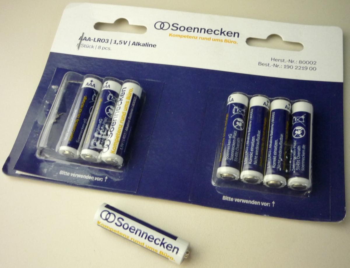 Elektrische Primärelemente (AAA-LR03, Alkaline, NAN 8406322, Abbildung siehe Anlage),
- mit einer Kathode aus Mangandioxid, einer Anode aus Zinkpulver und einem
  Elektrolyt aus einer Kaliumhydroxid-Lösung, in Form einer Rundzelle (AAA),
  mit einer Spannung von 1,5V,
- acht Stück davon in einer gemeinsamen Verkaufsverpackung.

"Elektrisches Primärelement, Mangandioxidelement, alkalisch, Rundzelle, in einer üblichen, nicht zum dauernden Gebrauch bestimmten Verpackung"