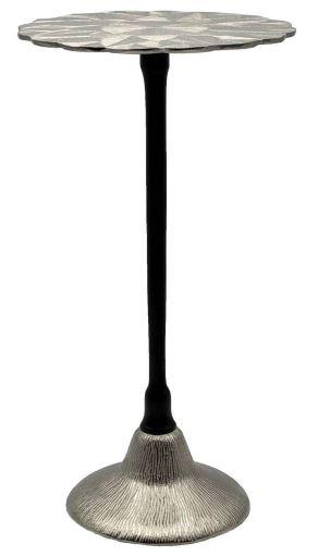 Es handelt sich bei dem sog. Beistelltisch um ein  Metallmöbel in Form eines Tisches; 29 cm x 29 cm x 54 cm (B x T x H).

Das auf den Boden zustellende Erzeugnis besitzt eine runde Tischplatte und ein Standbein.

Die verpackte und noch nicht zusammengesetzte Ware ist als "anderes als in den Positionen 9401 bis 9402 erfasstes Möbel aus Metall, nicht von der in Büros verwendeten Art, kein Bett" einzureihen.