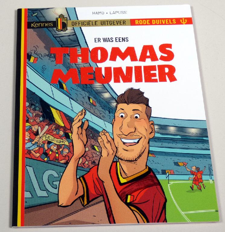 Bei der als "Mc Donald's - World Cup Books - 2022, Motiv: Es war einmal - Thomas Meunier" bezeichneten Ware handelt es sich um ein mit Text und Abbildungen bedrucktes, broschiertes Druckerzeugnis mit einem festen Umschlag aus Kartonpapier (Format: etwa 10,4 x 13,5 cm, Umfang: 32 Seiten ohne Umschlag, Klebebindung). Es enthält im Wesentlichen eine zum Lesen bestimmte, in verschiedenen Sprachen (französisch und niederländisch) verfasste, reich illustrierte, Lebensgeschichte für Kinder über den belgischen Fußballnationalspieler Thomas Meunier. Die Broschüre ist in einer mit Produktinformationen farbig bedruckten Pappschachtel verpackt.

Abbildung siehe Anlage.

Derartige Waren gehören als "durch Text charakterisierte, zum Lesen bestimmte Broschüren und ähnliche Drucke, auch illustriert" zur Codenummer 4901 99 00 00 9 des Zolltarifs.