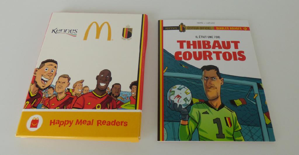 Bei der als "Mc Donald's - World Cup Books - 2022, Motiv: Es war einmal - Thibaut Courtois" bezeichneten Ware handelt es sich um ein mit Text und Abbildungen bedrucktes, broschiertes Druckerzeugnis mit einem festen Umschlag aus Kartonpapier (Format: etwa 10,4 x 13,5 cm, Umfang: 32 Seiten ohne Umschlag, Klebebindung). Es enthält im Wesentlichen eine zum Lesen bestimmte, in verschiedenen Sprachen (französisch und niederländisch) verfasste, reich illustrierte, Lebensgeschichte für Kinder über den belgischen Fußballnationalspieler Thibaut Courtois. Die Broschüre ist in einer mit Produktinformationen farbig bedruckten Pappschachtel verpackt.

Abbildung siehe Anlage.

Derartige Waren gehören als "durch Text charakterisierte, zum Lesen bestimmte Broschüren und ähnliche Drucke, auch illustriert" zur Codenummer 4901 99 00 00 9 des Zolltarifs.